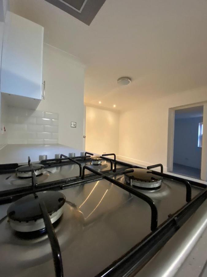 February Bliss Special, Unwind In Style With Our Exclusive Sa Promo, Book Now London Exterior photo